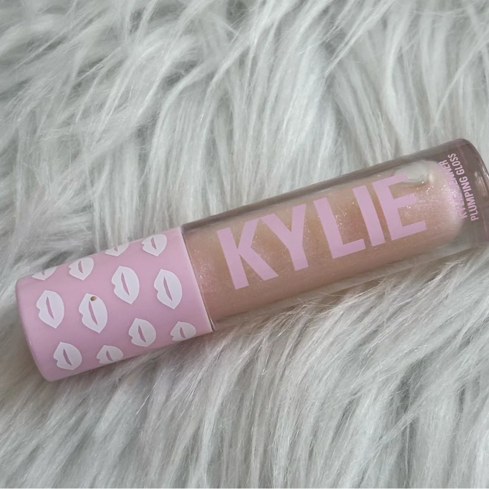💝Kylie Cosmetics lip plumping gloss💝